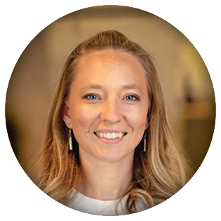 Navanta employee, headshot - Beth D